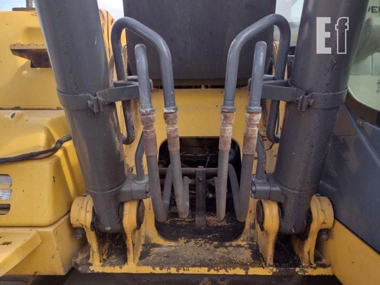 2013-deere-210g-lc-image-20