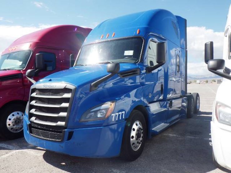 2020-freightliner-cascadia-126-image-1