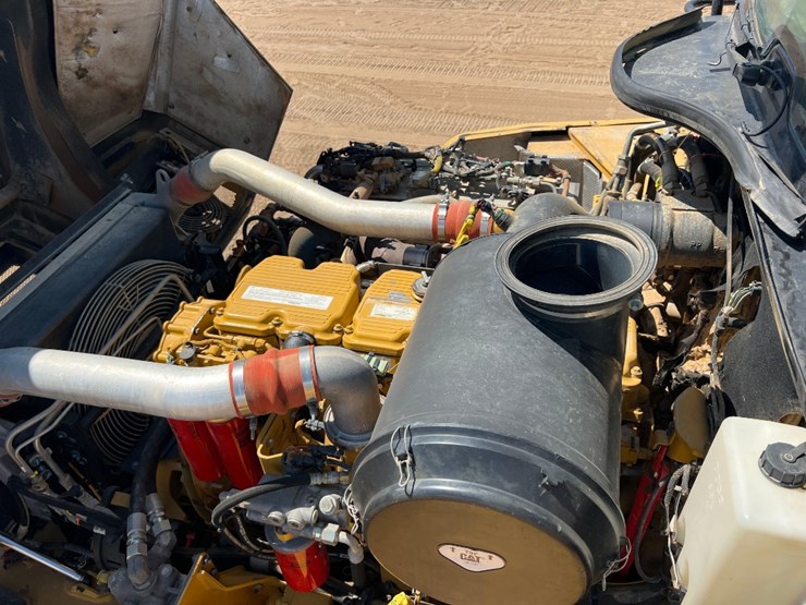 2018-caterpillar-745-image-40