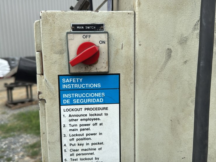#131-•-vertical-band-saw-image-11