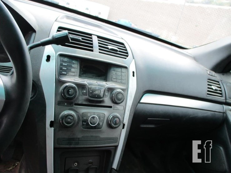 2014-ford-explorer-image-8
