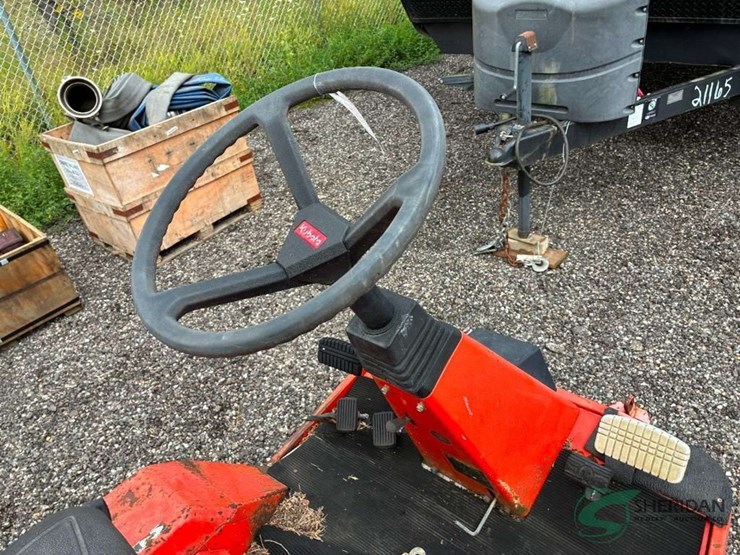 2001-kubota-f2100-image-12