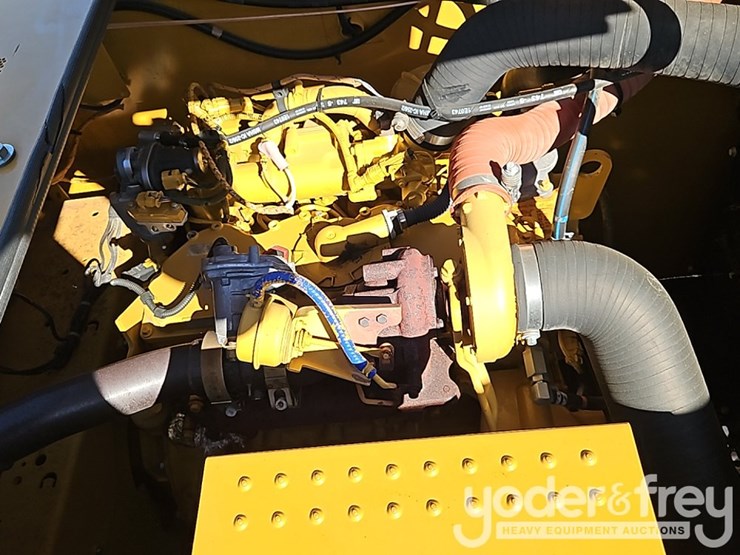 2021-caterpillar-320gc-image-36