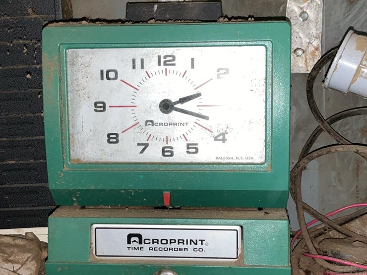 #146-•-time-clock-and-o-rings-in-storage-cabinet-image-3