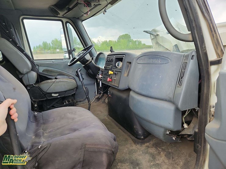 2007-international-durastar-4400-image-16