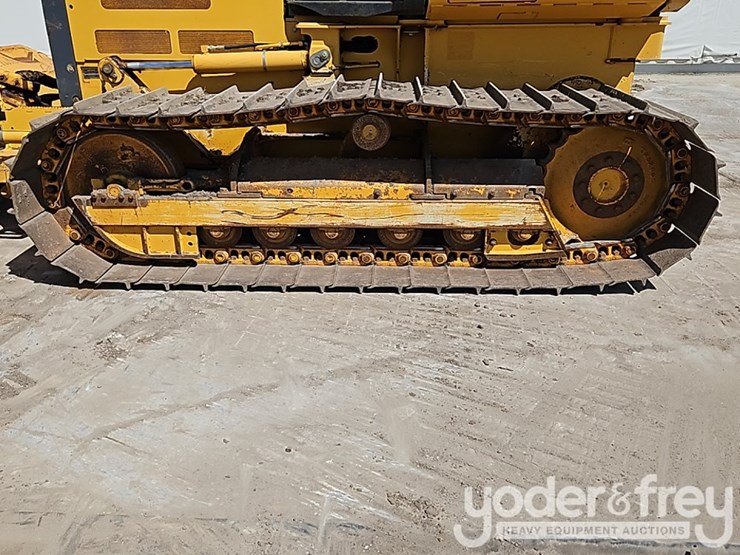 2016-deere-450j-image-17