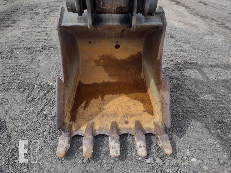 2017-deere-130g-image-14