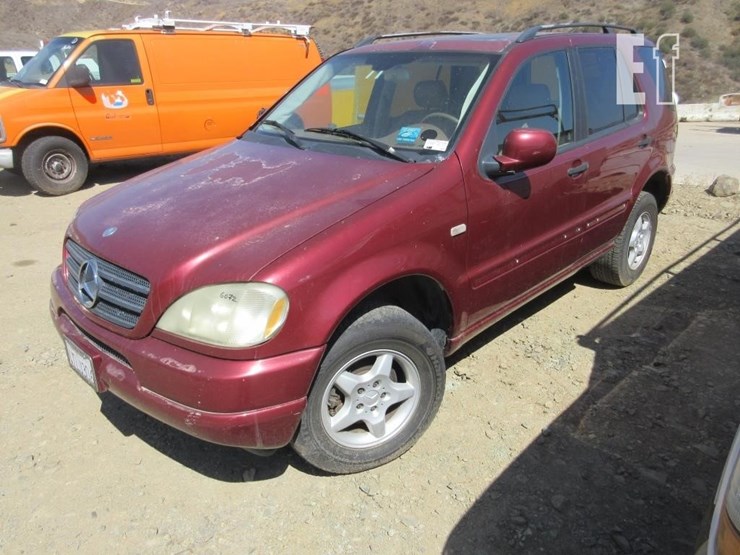 2001-mercedes-benz-ml320-image-1