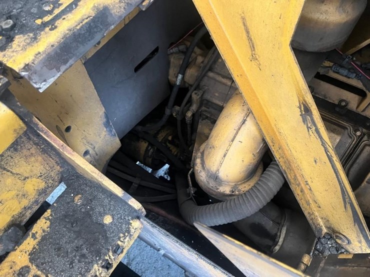 2017-caterpillar-d11t-image-47