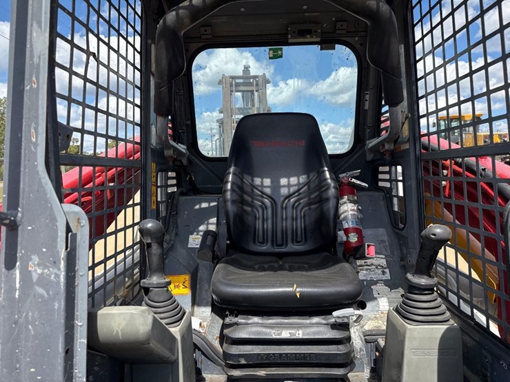 2015-takeuchi-tl10-image-21