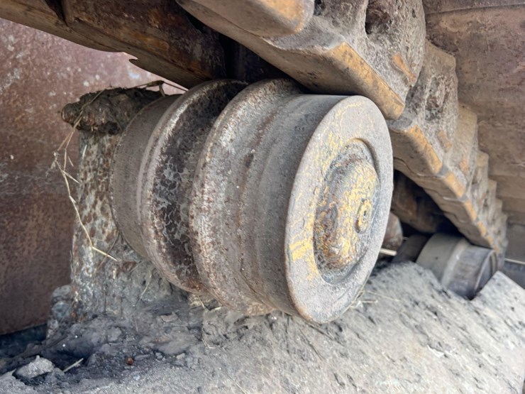 2015-deere-1050k-image-18