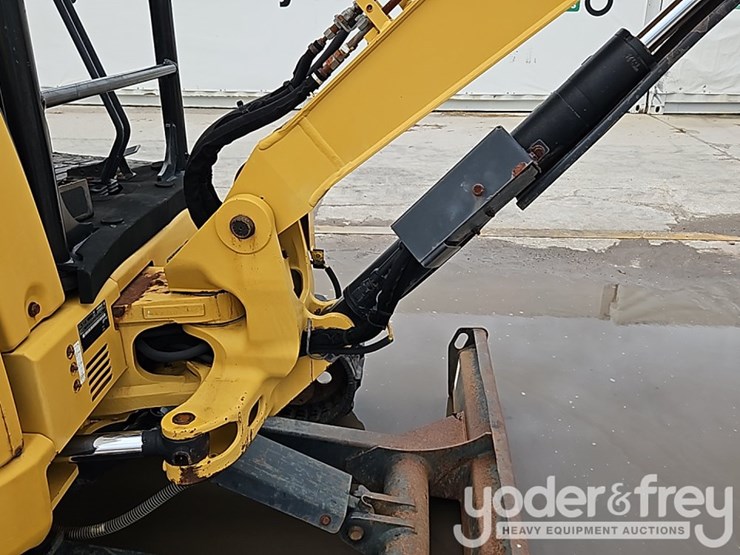 2013-caterpillar-303-image-14