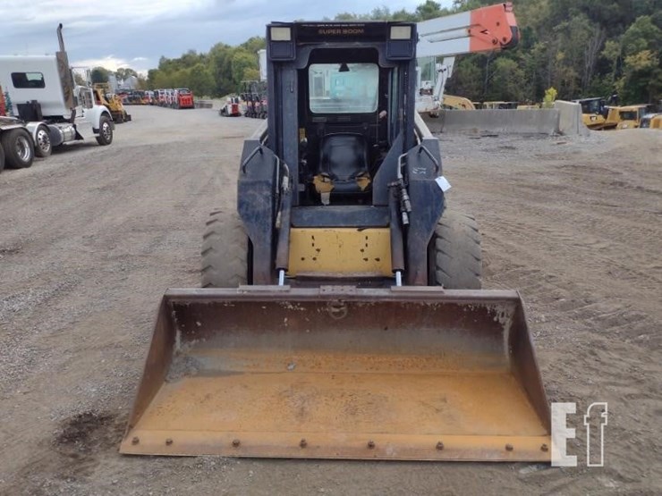 new-holland-lx885-image-2