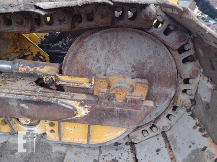 2017-deere-650k-lgp-image-34