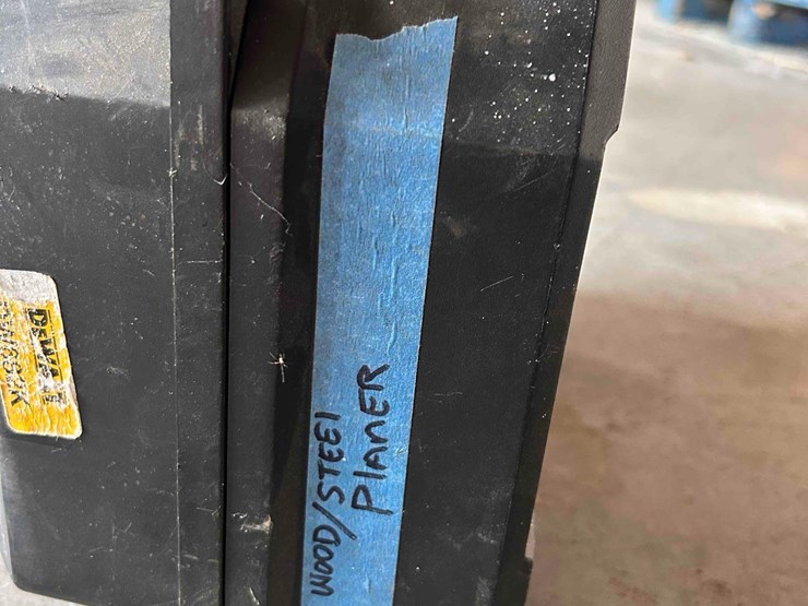 dewalt-wood/steel-planer-image-7