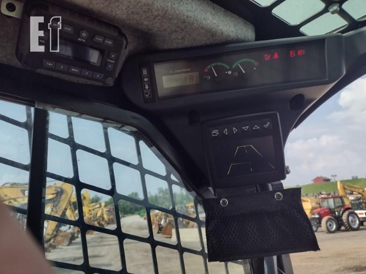 2020-deere-324g-image-7