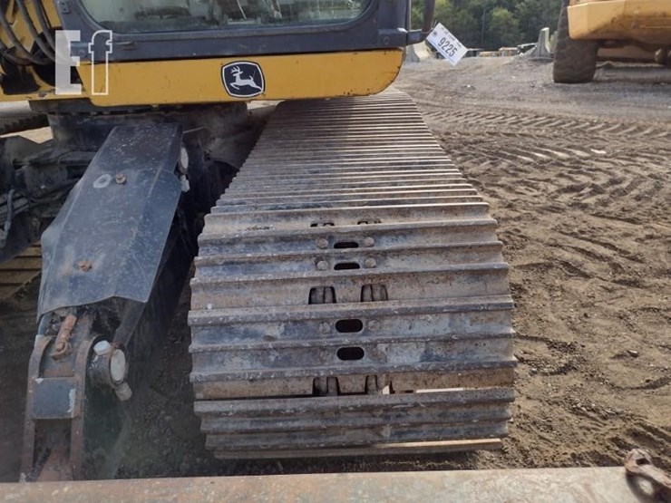 2010-deere-120d-image-34