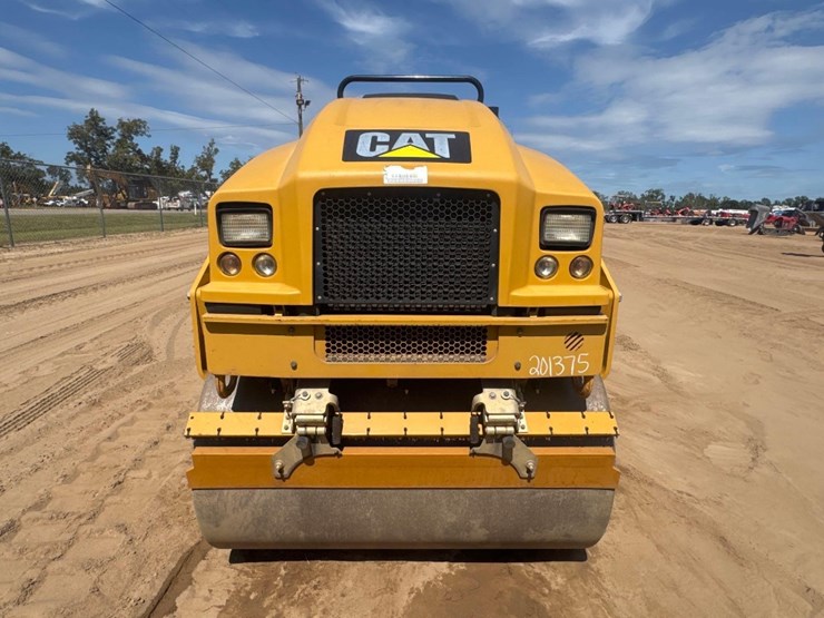 caterpillar-cb24b-image-3