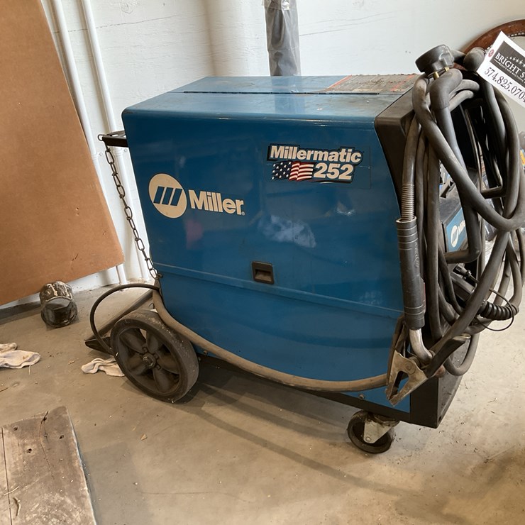 #116 • Miller Welder 252