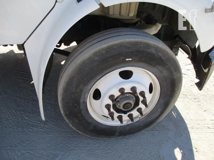 2012-freightliner-business-class-m2-106-image-20