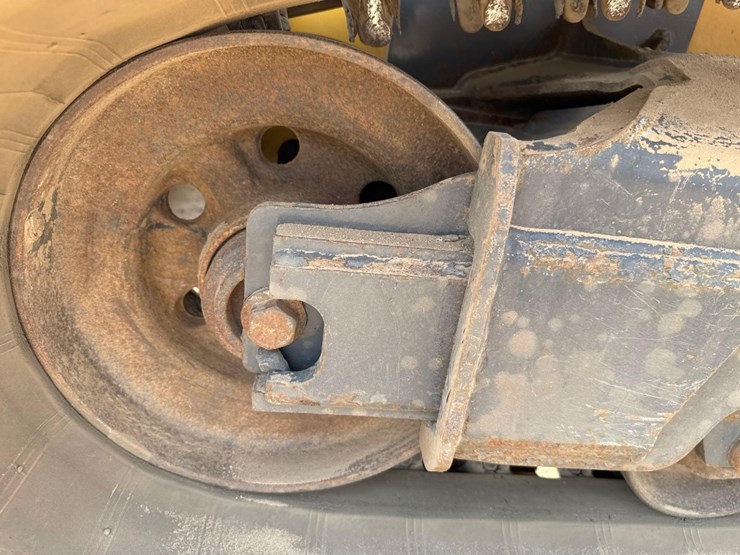 2022-deere-333g-image-12