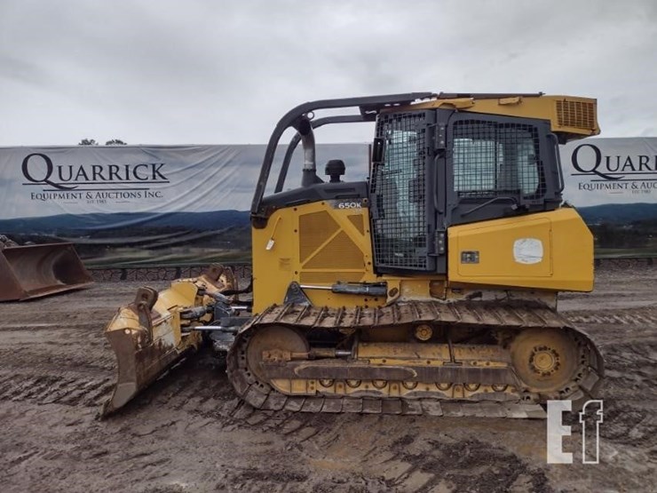 2017-deere-650k-lgp-image-1