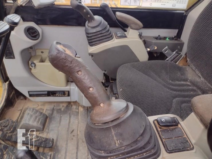 2017-caterpillar-308e2-cr-image-11