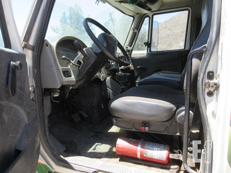 2014-international-durastar-4300-image-8