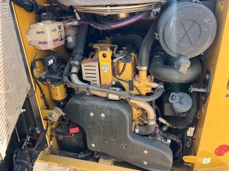 2020-caterpillar-259d3-image-21