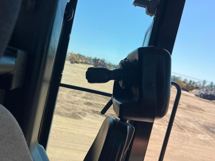 2018-prinoth-panther-t14r-image-30