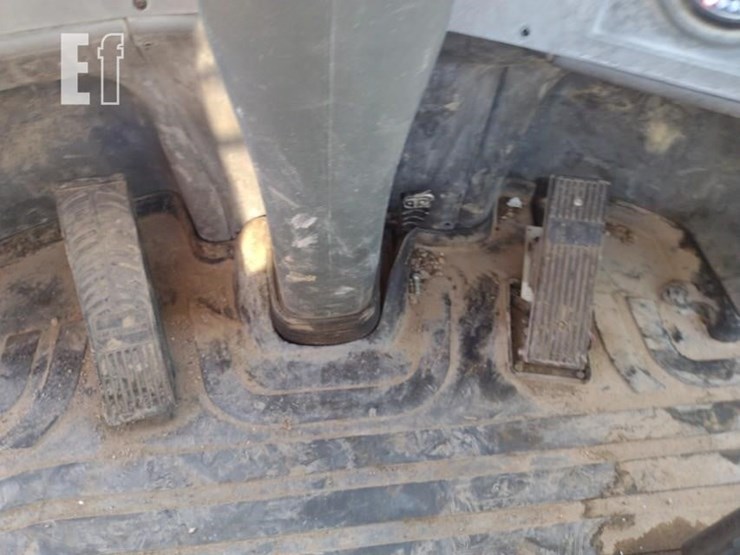 2017-deere-244kii-image-7