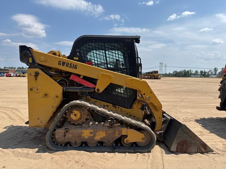 2016-caterpillar-249d-image-5