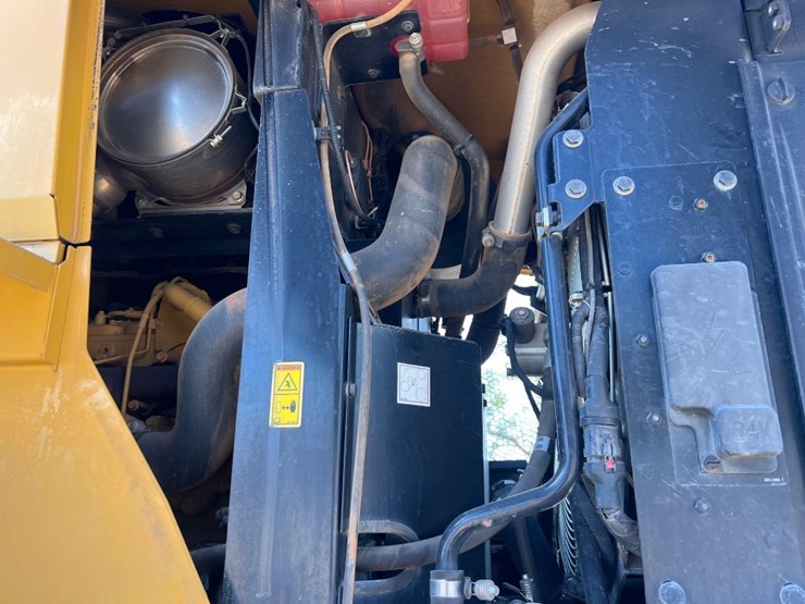 2021-caterpillar-926m-image-17