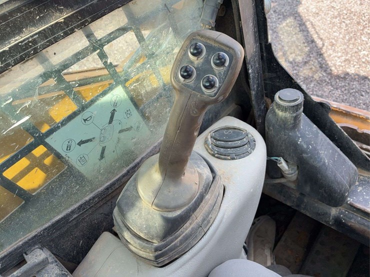 2005-caterpillar-257b-image-17