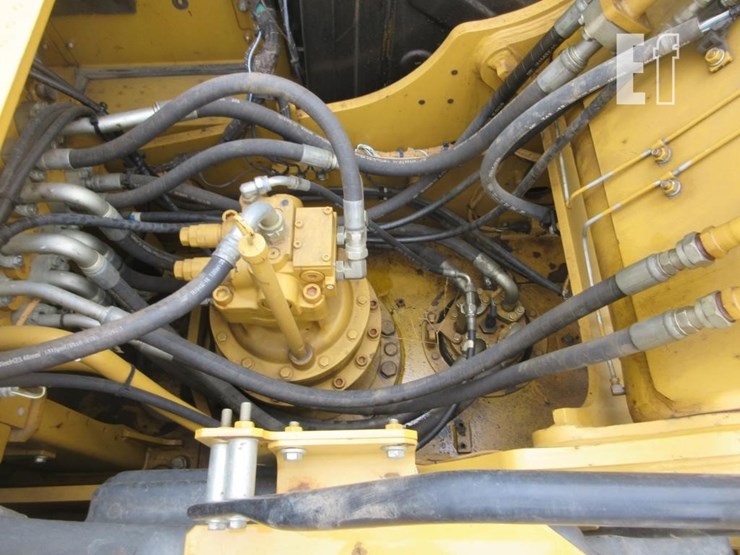 2018-caterpillar-320-image-20
