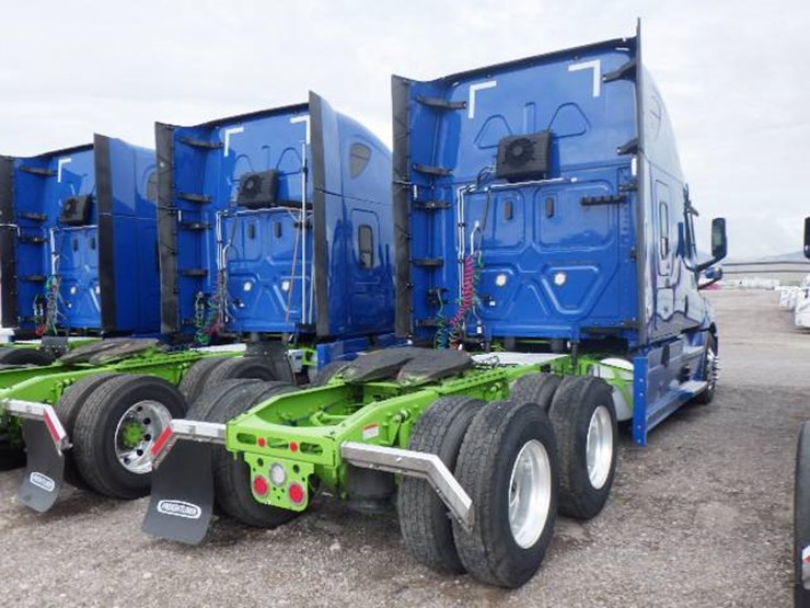 2024-freightliner-cascadia-126-image-6