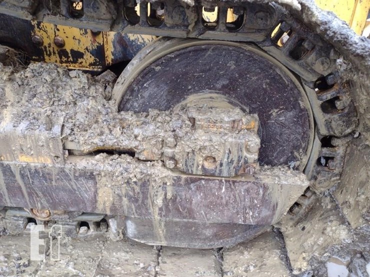 1997-deere-750c-image-32