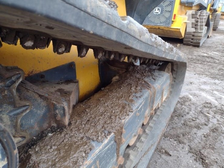 2022-deere-333g-image-19