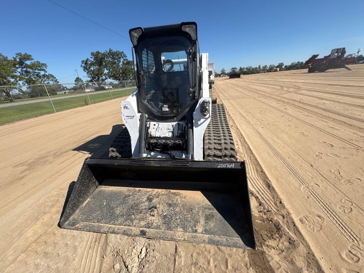 2022-bobcat-t770-image-3
