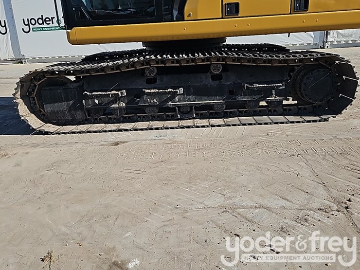 2019-caterpillar-320-image-22