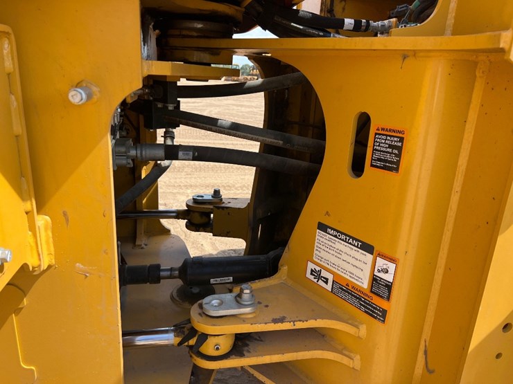 2021-deere-624p-image-24