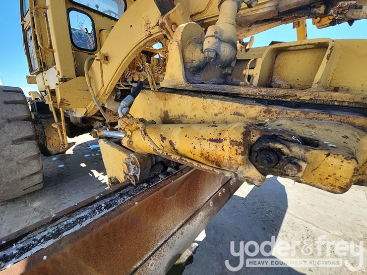 caterpillar-16g-image-33