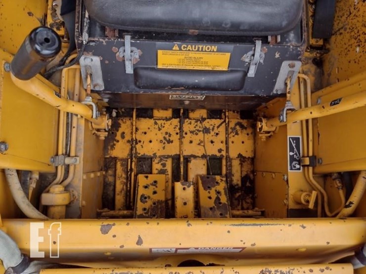 1986-deere-575-image-11