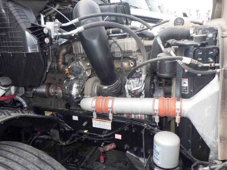 2024-freightliner-cascadia-126-image-16