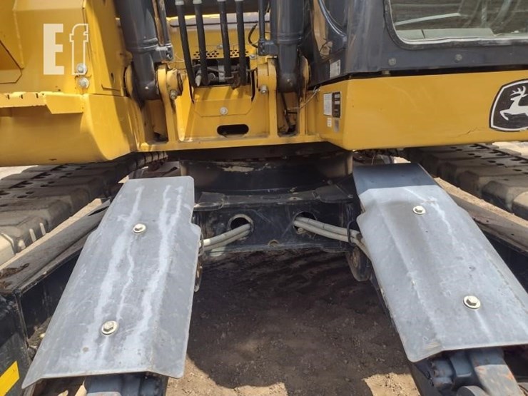 2019-deere-135g-image-22