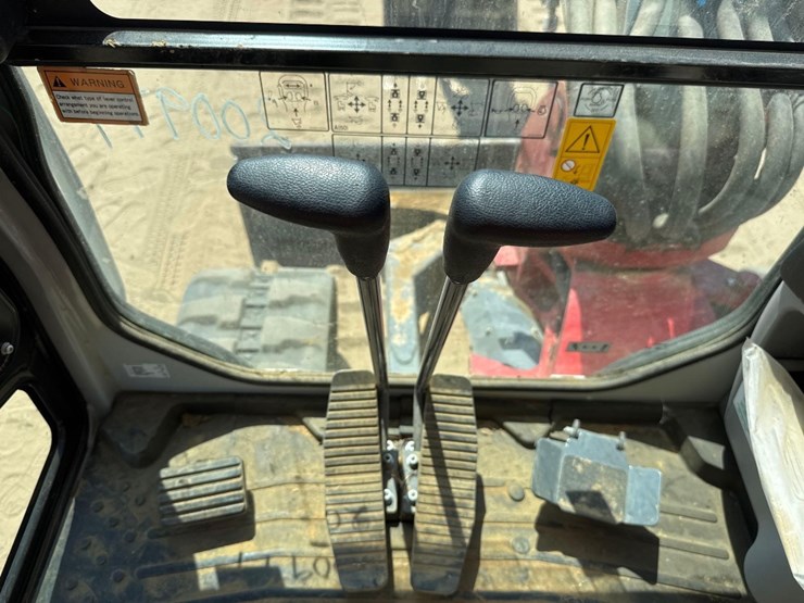 takeuchi-tb250-2-image-33