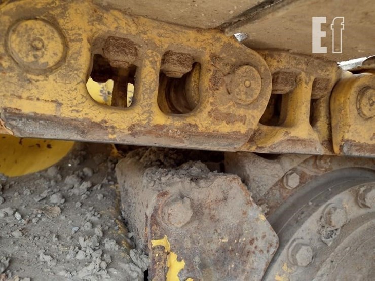 2017-komatsu-d39px-24-image-23