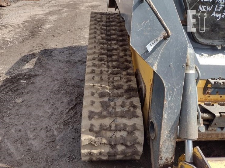 2015-deere-333e-image-34