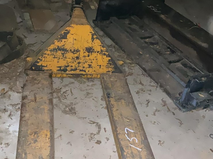 #157-•-liftrite-pallet-jack-image-2