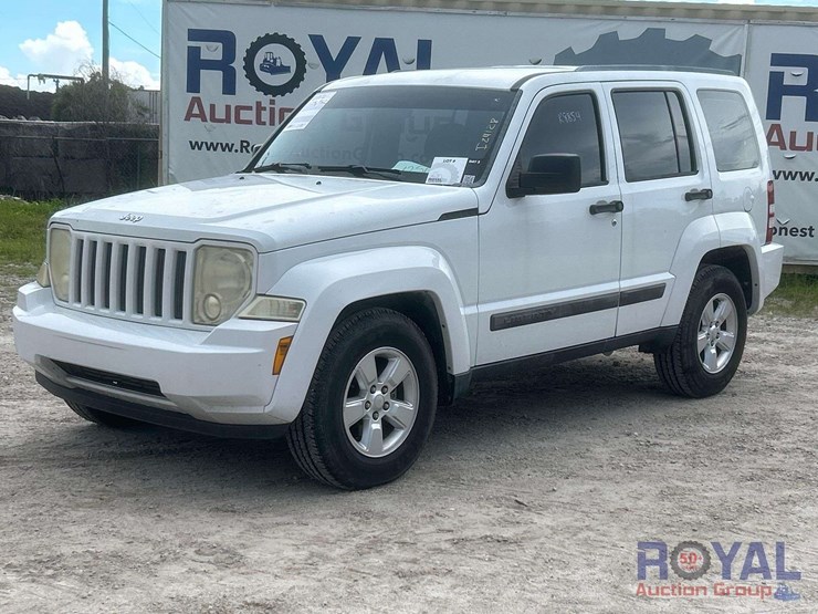 2012-jeep-liberty-image-1